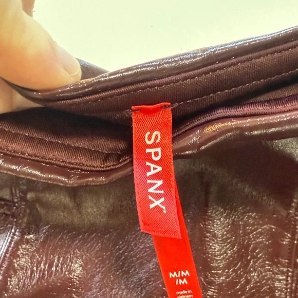 🍷 Spanx Faux Leather Burgundy Leggings Jeggings Women’s Size Medium - Picture 2 of 7